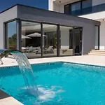 Modern Blanka With Pool And Grill In Tinjan Villa
