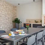 Modern Blanka With Pool And Grill In Tinjan Villa *