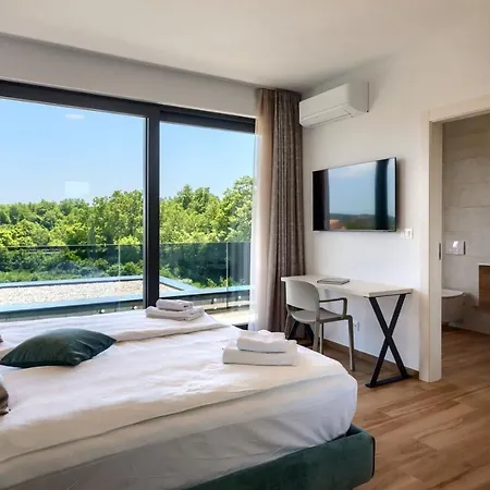 Villa Modern Blanka With Pool And Grill In Tinjan *