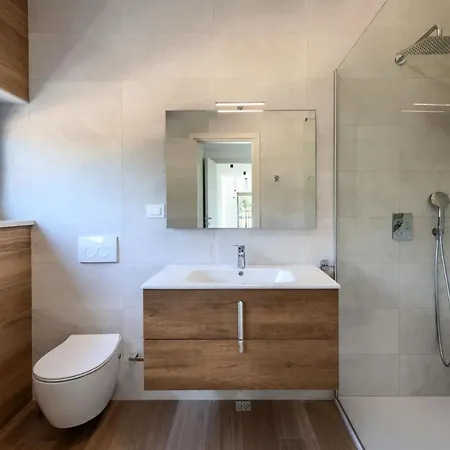 Modern Blanka With Pool And Grill In Tinjan *