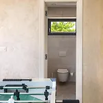 Modern Blanka With Pool And Grill In Tinjan Kringa