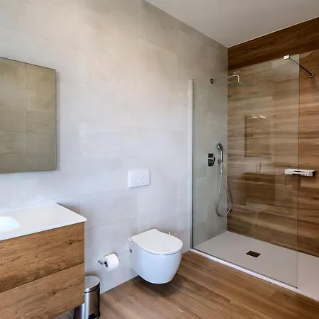 Modern Blanka With Pool And Grill In Tinjan Villa